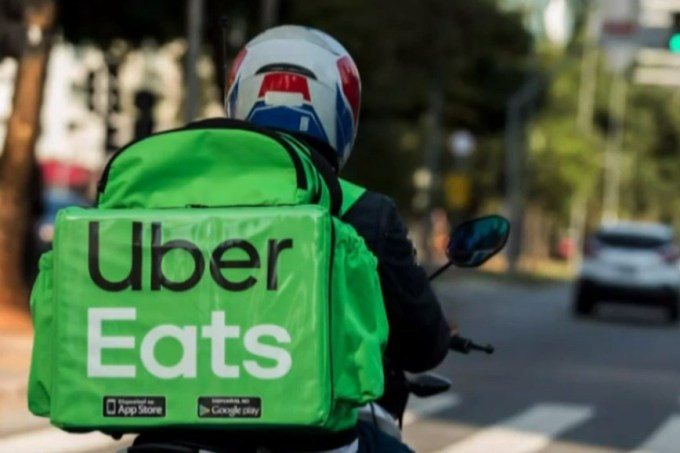 uber-eats-entregador-mochila