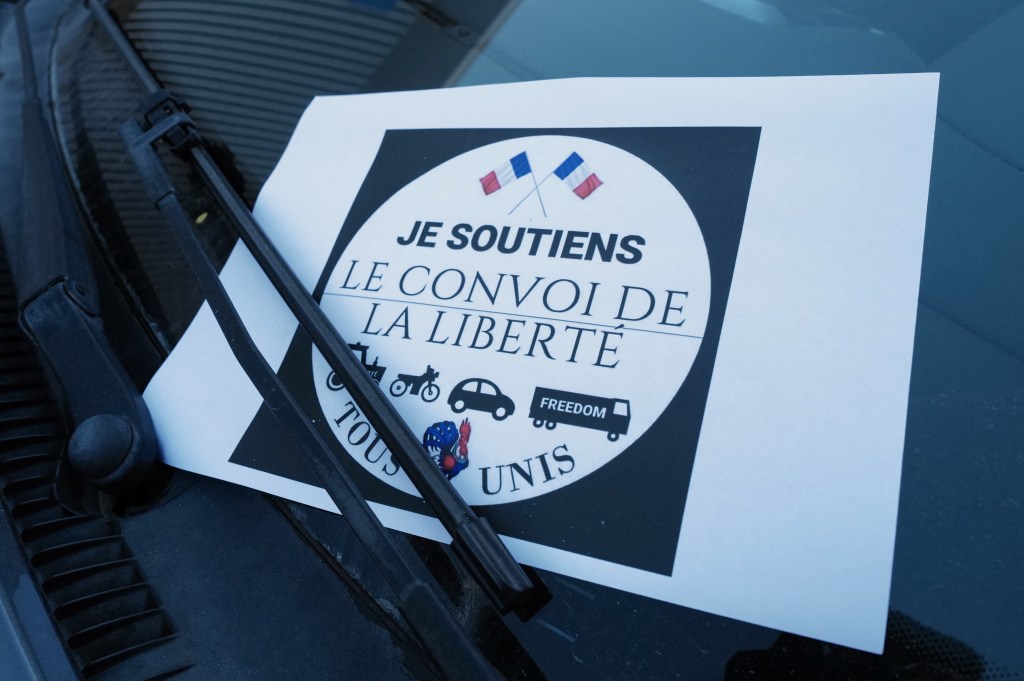 Panfleto de apoio ao "comboio da liberdade" visto em Nice, França. 09/12/2022