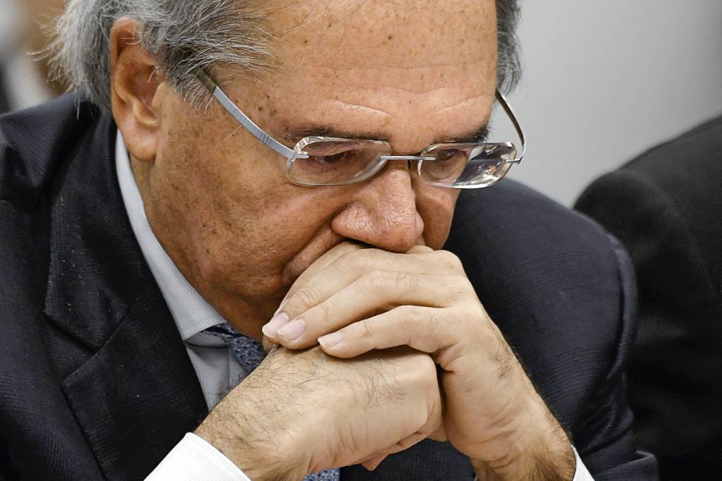 PERDA DE ESPAÇO - O ministro Paulo Guedes: sua agenda e influência ruíram -