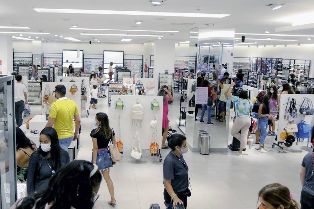 20211204182910100_68.jpg ECONOMIA REAL - Consumidor penalizado: impostos elevados e em cascata -