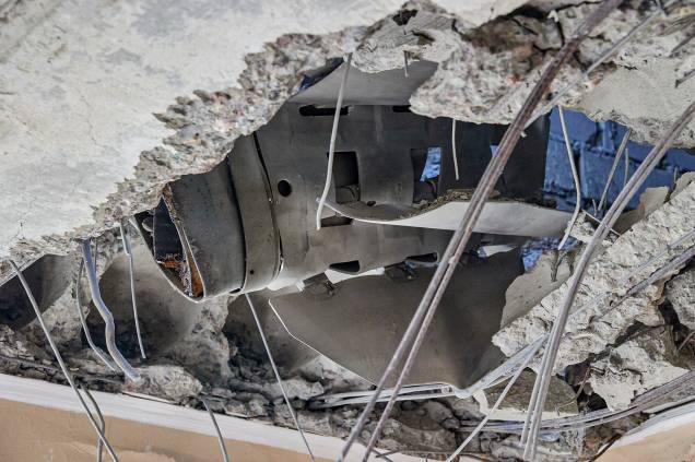 Vista de um edifício danificado após a operação militar russa em Kharkiv, na Ucrânia -