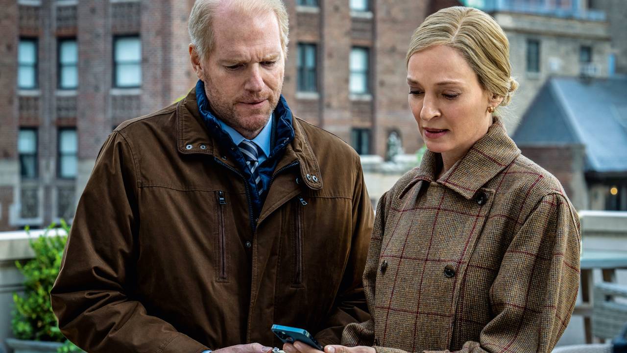 Uma Thurman and Noah Emmerich in ¿Suspicion,¿ premiering globally February 4, 2022 on Apple TV+Credito: Zach Dilgard/Apple TV+