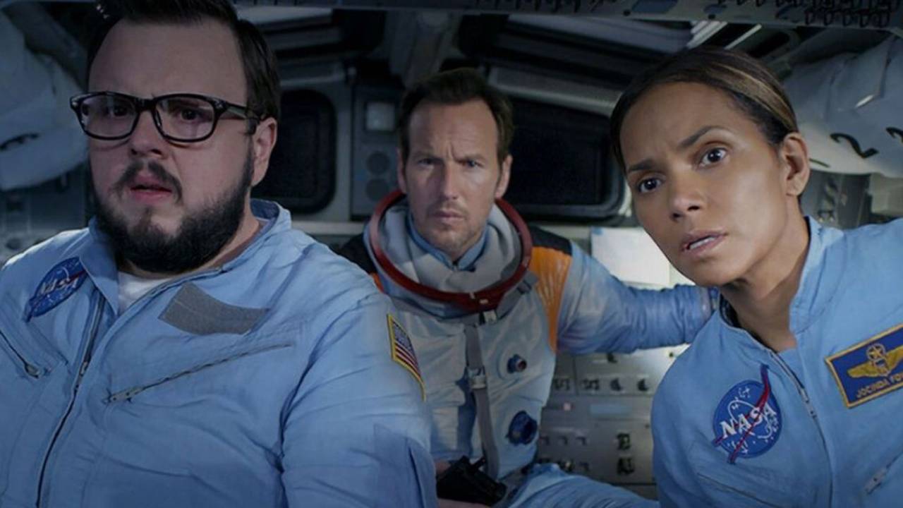 Cena do filme 'Moonfall: Ameaça Lunar'