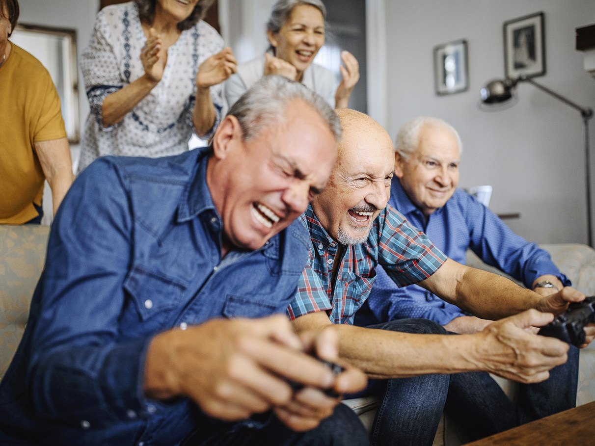 Mais digitalizados, os idosos descobrem os benefíc... | VEJA