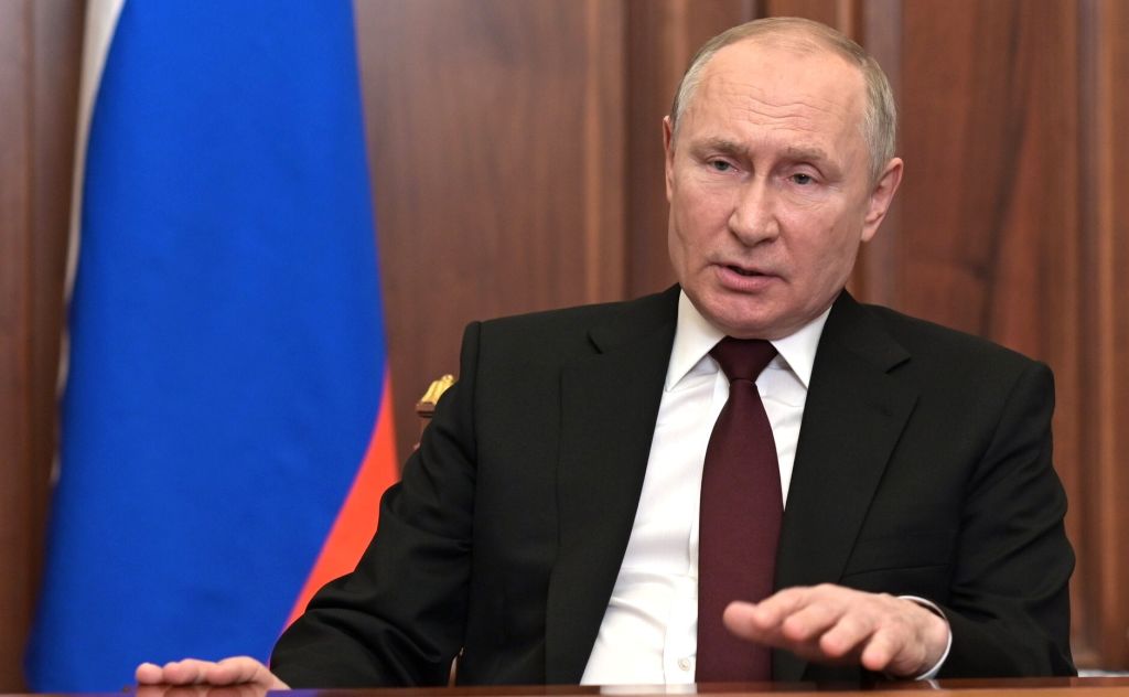 O presidente russo, Vladimir Putin, tem fechado o cerco contra veículos independentes da imprensa -