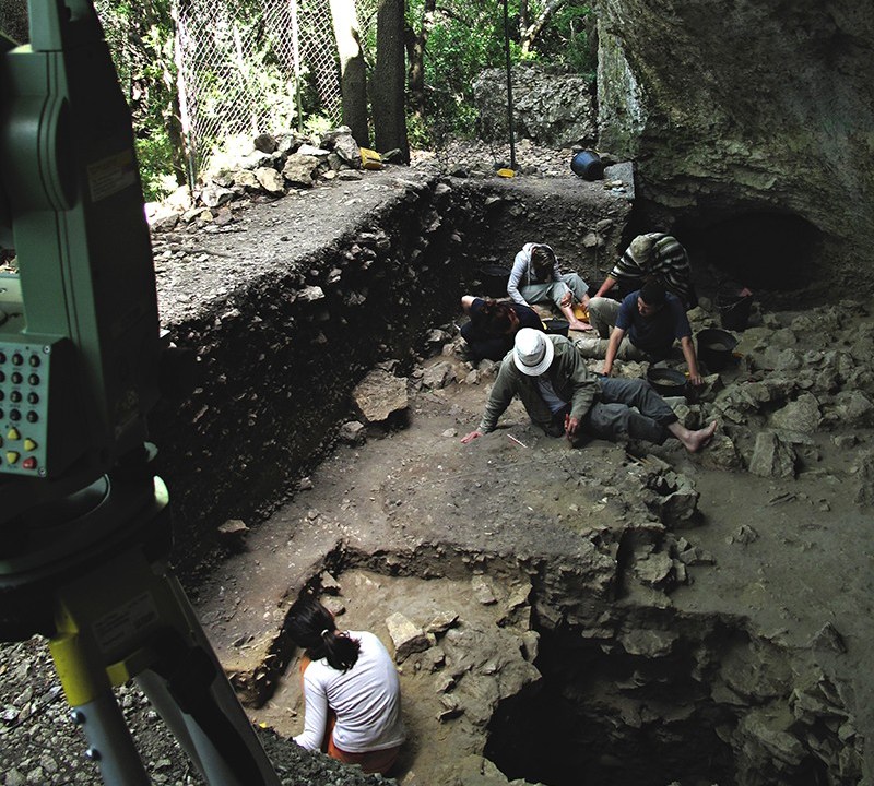 Complexo de cavernas no Vale do Rhône, na França, foi habitado por neandertais e, possivelmente, por homo sapiens -