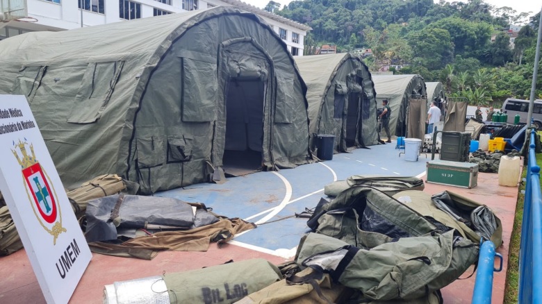 Marinha começa a montar hospital de campanha em Petrópolis (RJ)