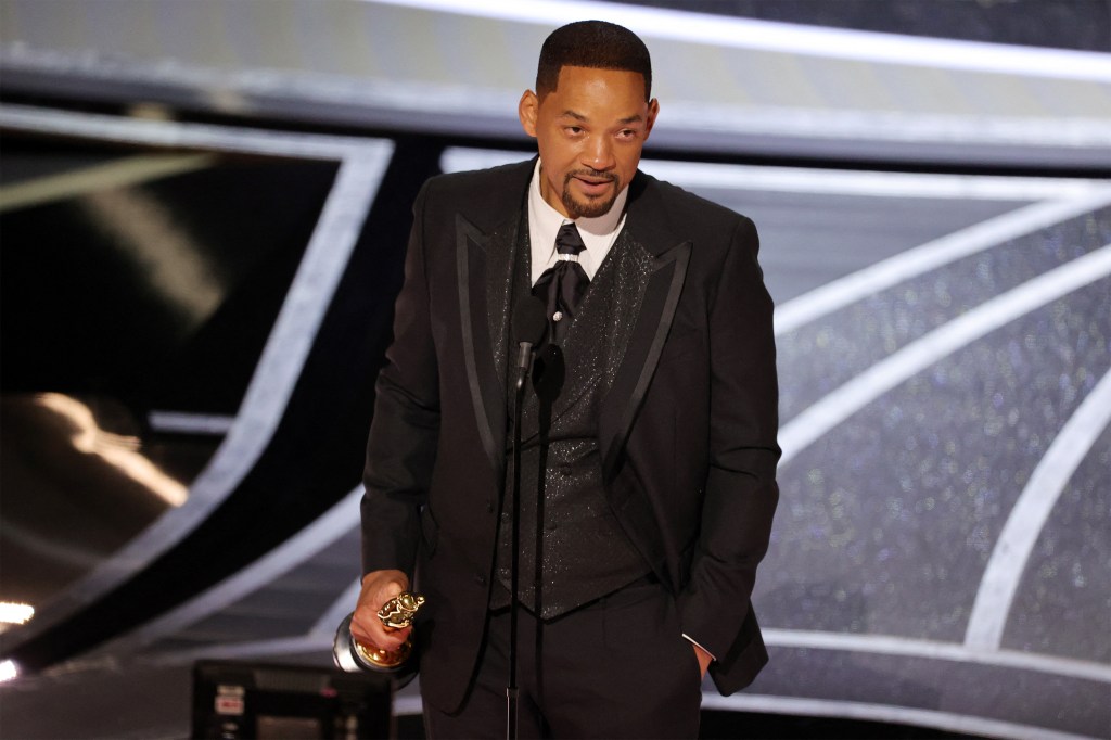 Will Smith recebe o prêmio de melhor ator por 'King Richard' na 94ª edição do Oscar