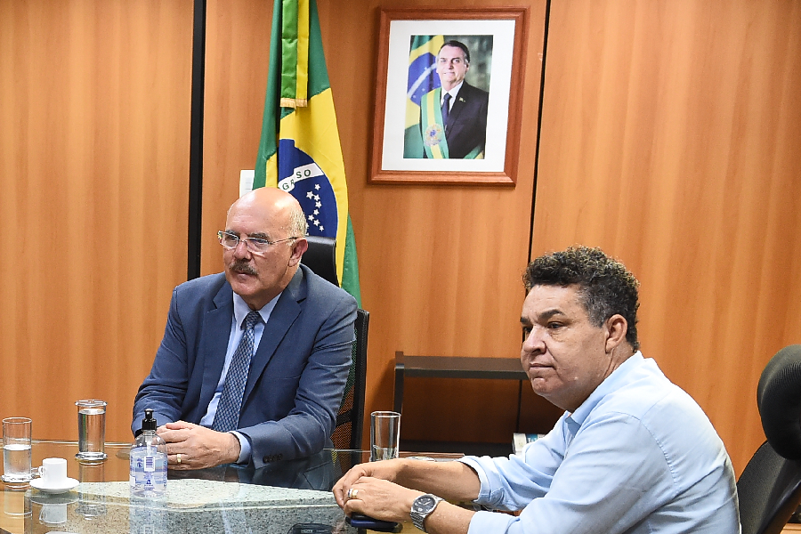 O ministro da Educação, Milton Ribeiro, com o pastor evangélico Arilton Moura - 30/11/2021 -