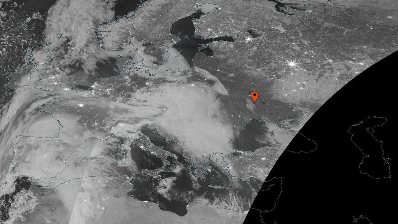Ucrânia às escuras: imagens de satélite mostram os poucos pontos de luz restantes no país