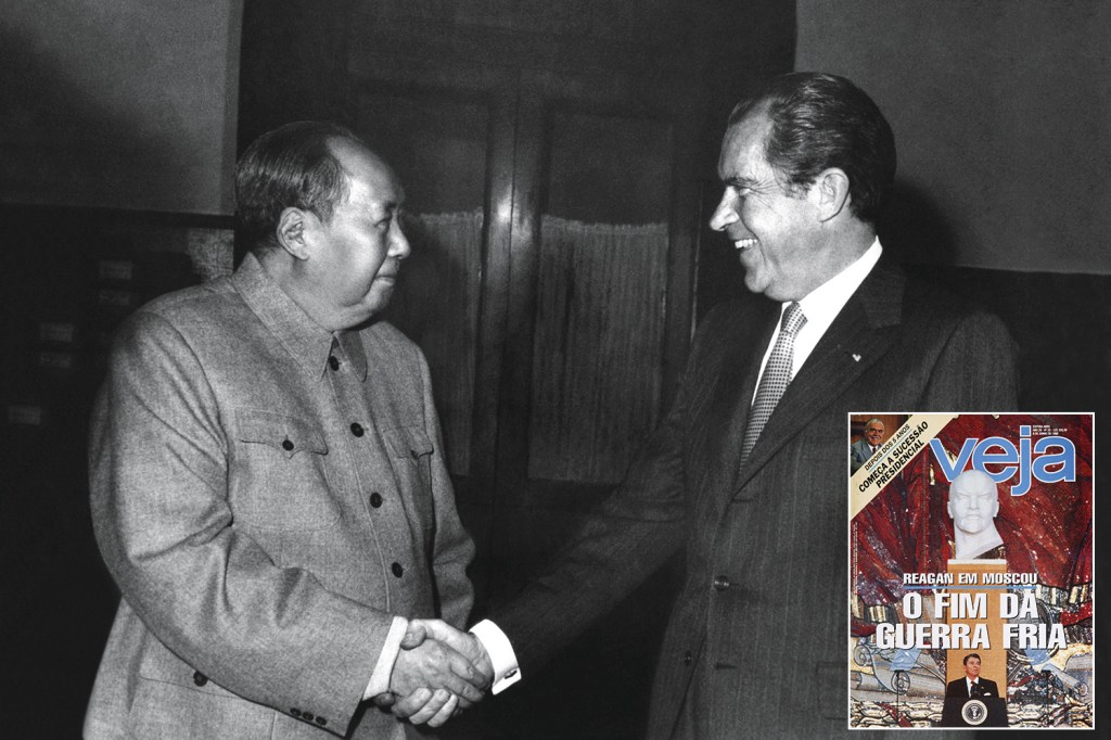 PERSPECTIVA - O encontro de Nixon e Mao, em 1972, e a capa de VEJA, em 1988: o mundo volta a ter dois poderosos blocos rivais -