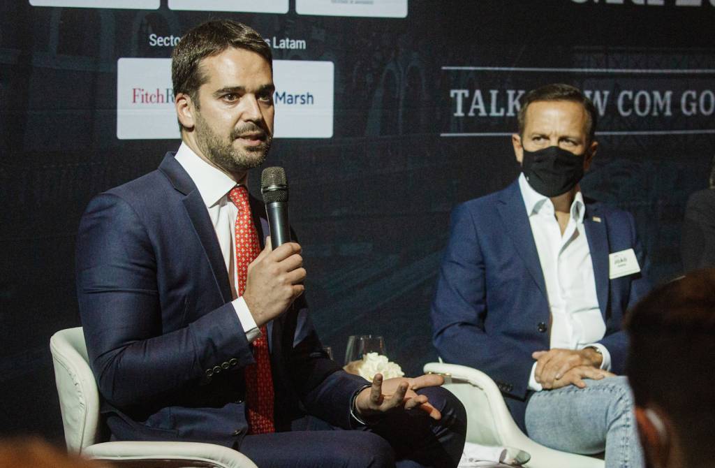 O duro recado de 73 juristas para Eduardo Leite, e em apoio a João Doria