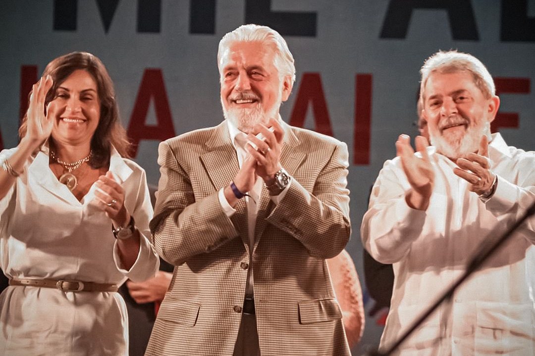 A ex-primeira dama da Bahia, Fátima Mendonça, seu marido, o senador Jaques Wagner, e o ex-presidente Lula