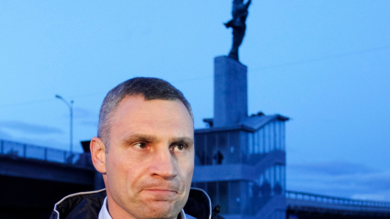 Kiev's Mayor and former heavyweight boxing champion Vitali Klitschko speaks to journalists during an operation of Ukrainian special forces for detain a man who was threatening to blow up a major bridge over the Dnipro River in Kiev, Ukraine, on 18 September, 2019. Members of Ukrainian special in the Ukrainian capital have seized an armed man who was threatening to blow up the Dnipro River in Kiev. Reportedly, an unknown man firing shot and threatening to carry out an explosion of a bridge over the Dnipro River. Police plan to launch criminal proceedings on charges of "plotting a terror act". Before the arrest, the man threw away a carbine, which he earlier fired to shott down a police drone, as media reported. (Photo by STR/NurPhoto via Getty Images)