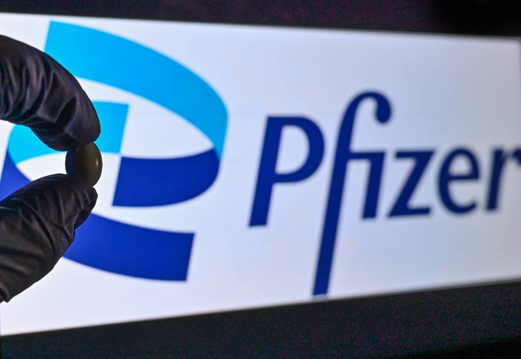 Pfizer entrega ao Brasil primeiro lote de antiviral oral contra a Covid
