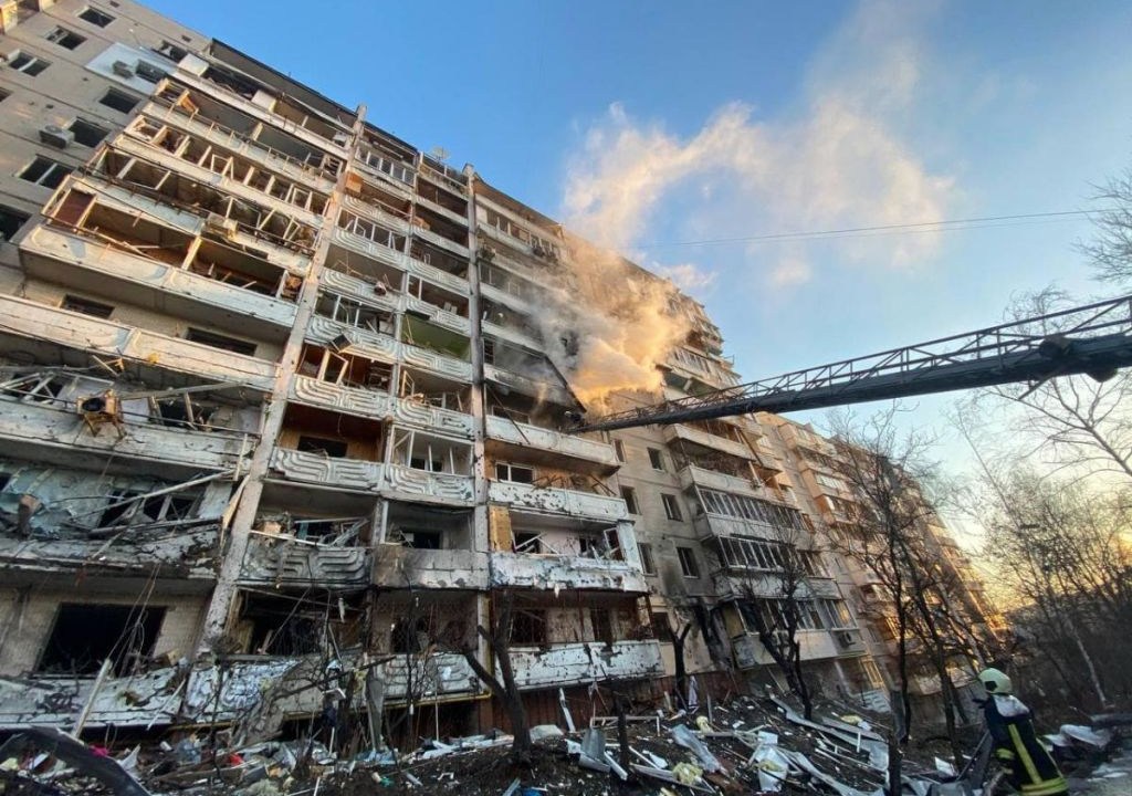 Prèdio pega fogo em Kiev, na Ucrânia, em 15 de março