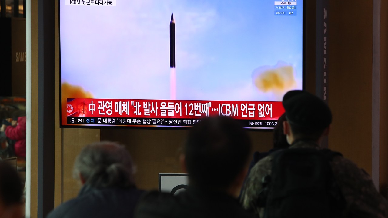 Coreia do Norte disparou um míssil balístico intercontinental (ICBM) em direção ao Mar do Leste na quinta-feira