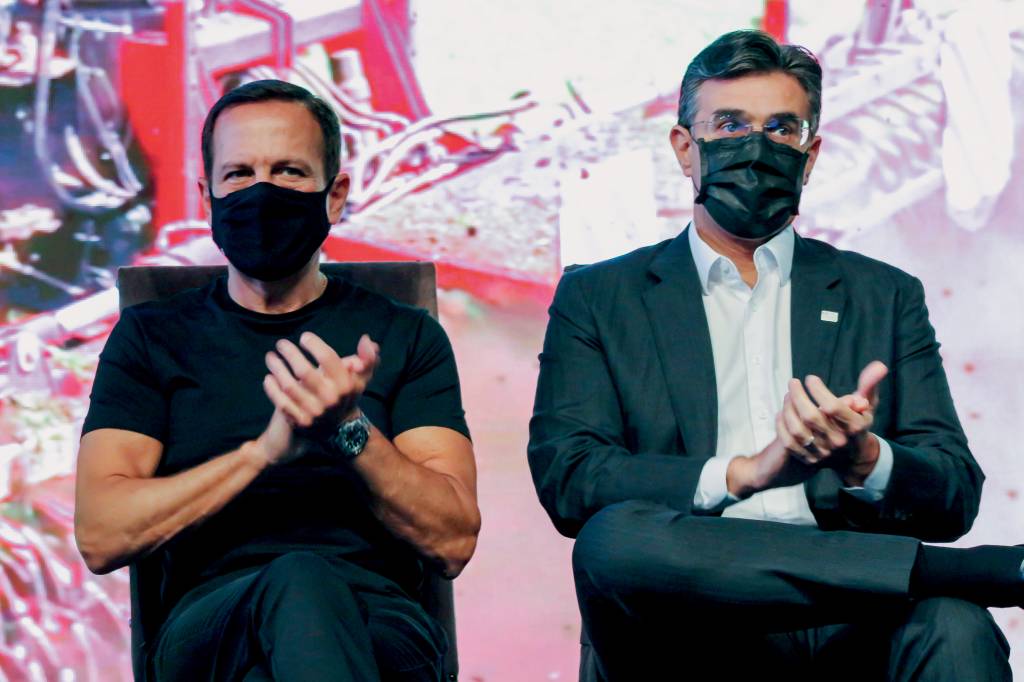 JOAO DORIA-RODRIGO GARCIA-2022-01.jpg João Doria anunciou nesta quinta-feira (31) que deixa o cargo de Governador do Estado de São Paulo. Rodrigo Garcia, eleito como Vice-Governador na chapa com Doria nas eleições de 2018, tomou posse como novo Governador do Estado, mandato que se encerra em 31 de dezembro deste ano. Foto Pablo Jacob / Divulgação