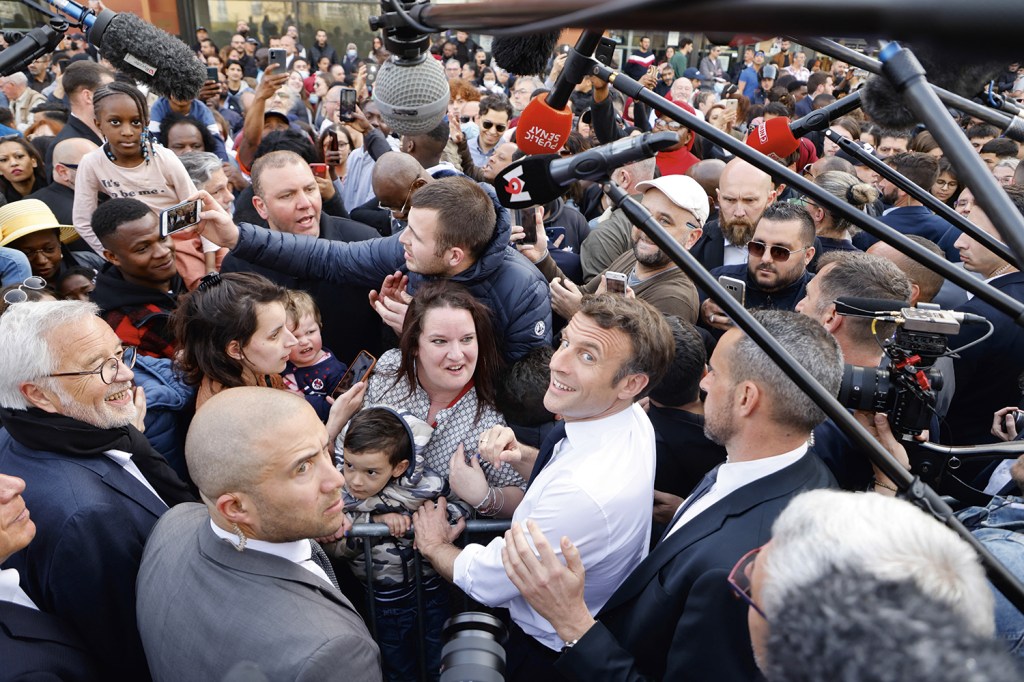 FRANCO FAVORITO - Emmanuel Macron em campanha: menos comícios e debates, mais tempo para tratar de “coisas sérias” -