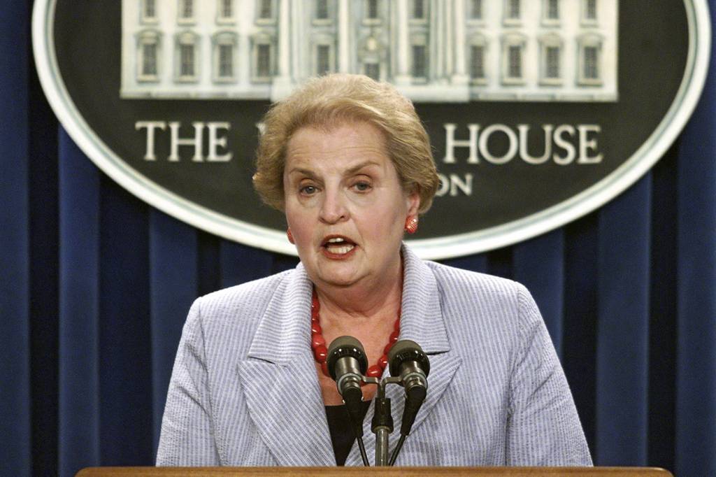DIPLOMACIA - Madeleine Albright: secretária de Estado de 1997 a 2001, no governo democrata de Bill Clinton -