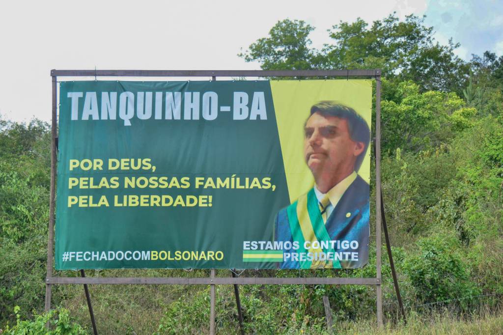 Outdoor de apoio ao Presidente Jair Bolsonaro e visto na cidade de Tanquinho, BA, nesta quinta feira, 24. Luiz Tito/Futura Press 24/03/2022