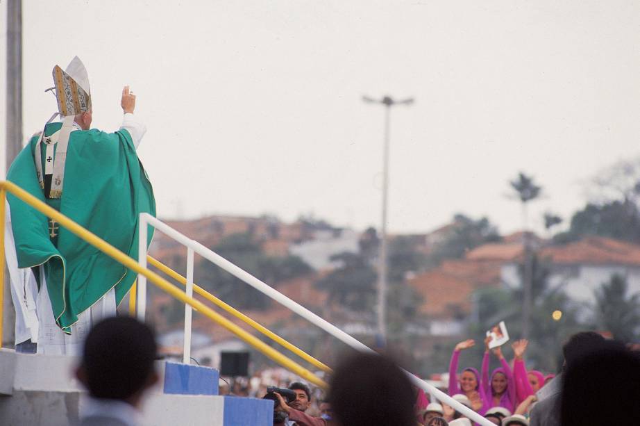 Papa João Paulo II, durante missa no Aterro do Bacanga, em 1991 -