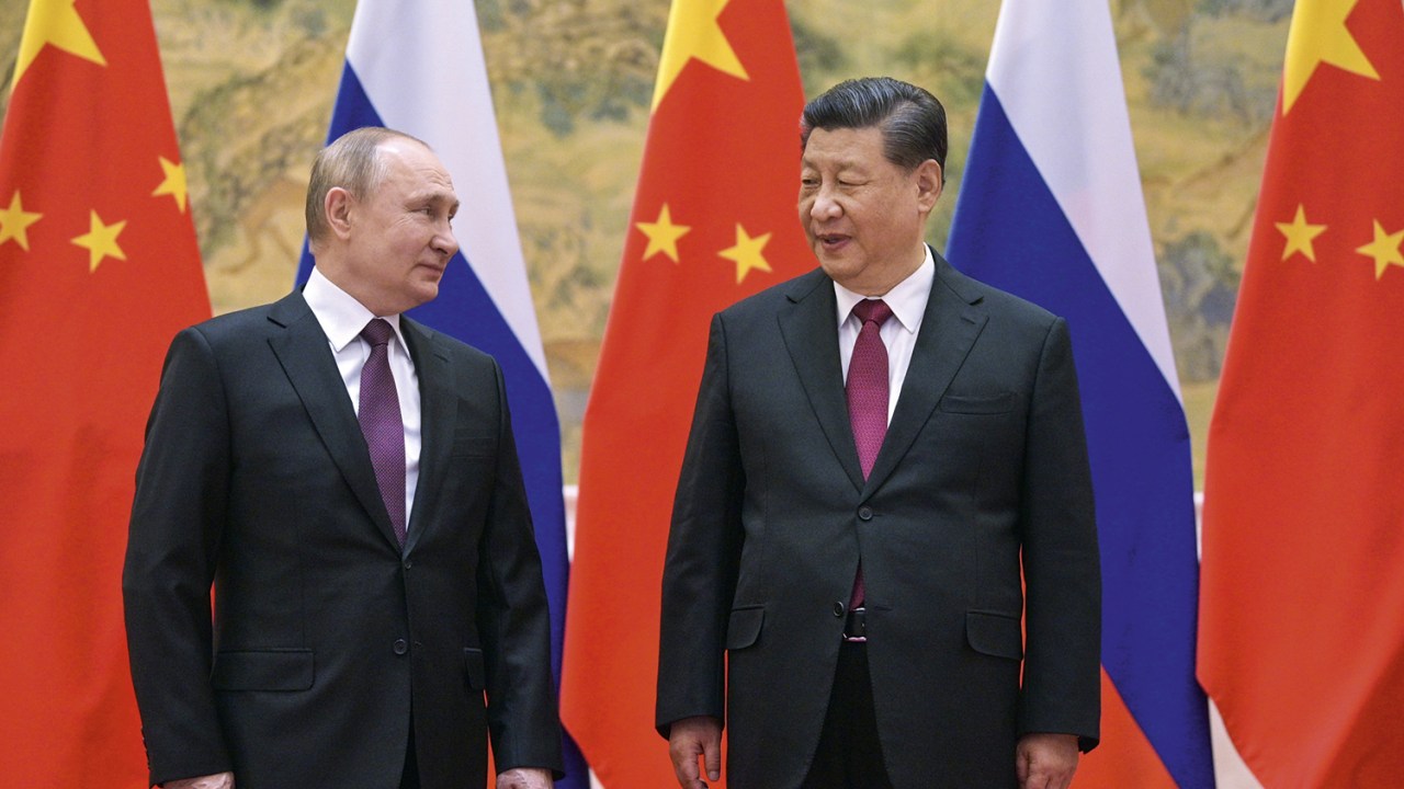 OS PARCEIROS - Putin e Xi: a amizade “sem limites” balançou diante da lentidão do avanço dos invasores -