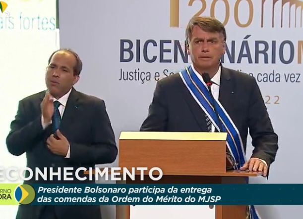 O presidente Jair Bolsonaro durante entrega de comendas da Ordem do Mérito do Ministério da Justiça - 25.03.2022