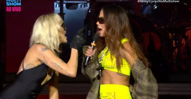 Miley Cyrus cantou com Anitta no Lollapalooza Brasil 2022