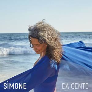 Capa do álbum de número 42 da cantora Simone