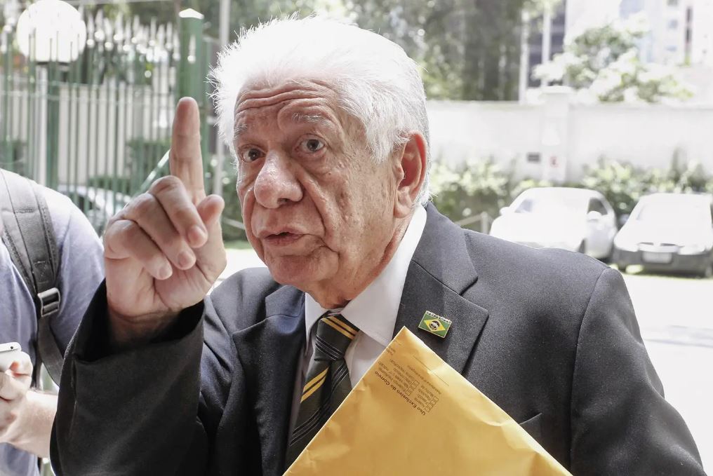 O ex-delegado Carlinhos Metralha -