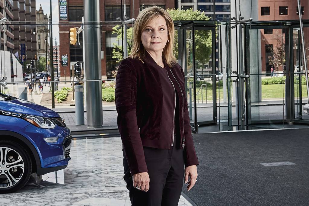 MARY BARRA - Barra assumiu o cargo de CEO mundial da GM em 2014, tornando-se a primeira mulher a ocupar a posição mais alta de uma indústria automotiva, ambiente notadamente masculino. É uma das mulheres mais poderosas do mundo -