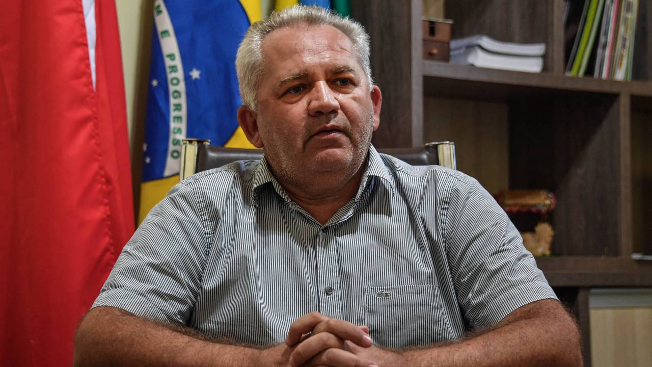 Itaituba Mayor, Valmir Climaco de Aguiar, speaks durig an interview with AFP in Itaituba, Para state, Brazil, in the Amazon rainforest, on September 9, 2019. - The BR230 and BR163 are major transport routes in Brazil that have played a key role in the development and destruction of the world's largest rainforest, now being ravaged by fires. (Photo by NELSON ALMEIDA / AFP)