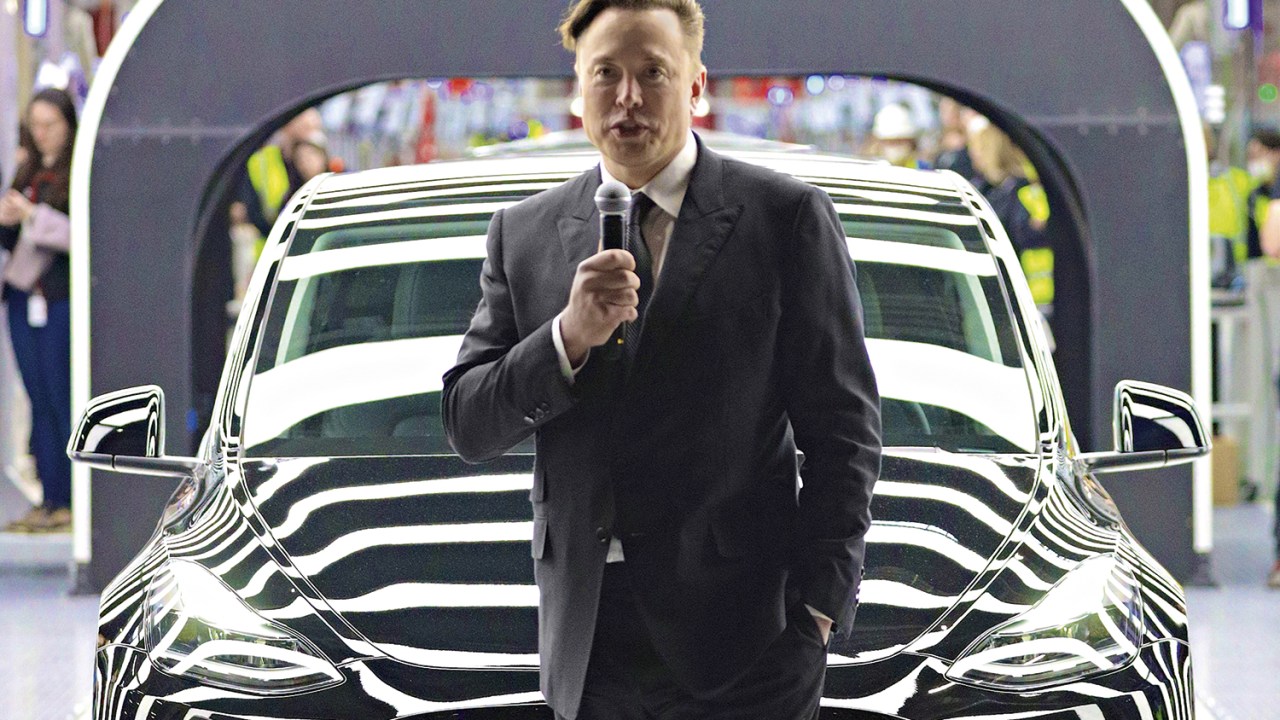 DECISÃO PERSPICAZ - Elon Musk, na inauguração da nova fábrica em Berlim: o trilionário selou acordo secreto com a Vale -