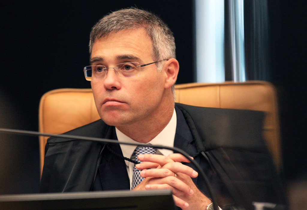 Ministro André Mendonça durante sessão plenária do STF -