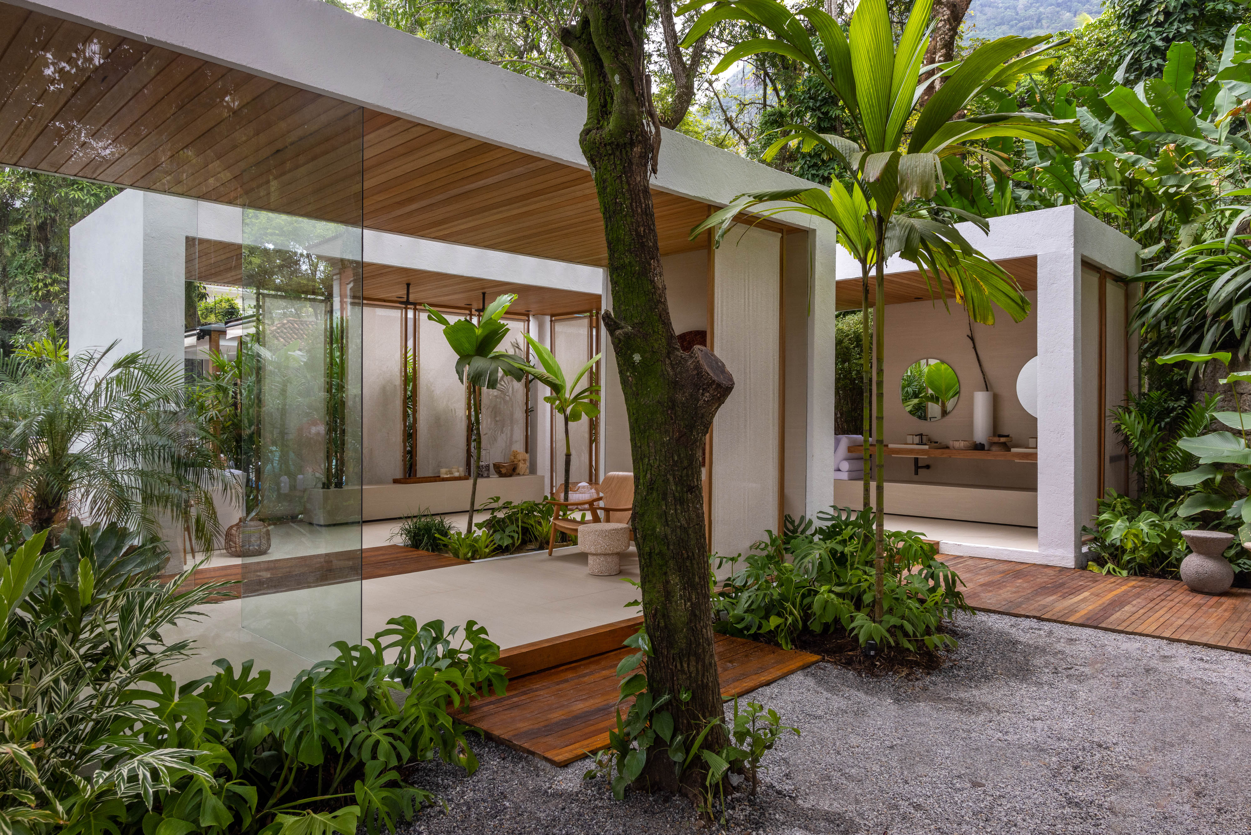 AMBIENTE DIEGO RAPOSO E MANUELA SIMAS NO CASA COR 2022 Versatilidade em módulos e arquitetura sustentável: ambiente criado pela dupla Diego Raposo e Manuela Simas