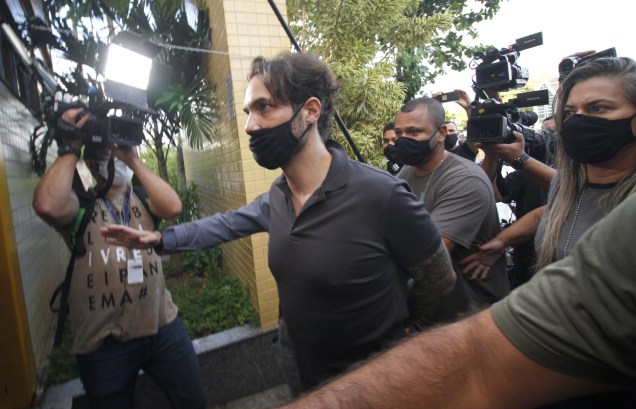 o vereador carioca Dr. Jairinho ao ser preso no Rio de Janeiro -