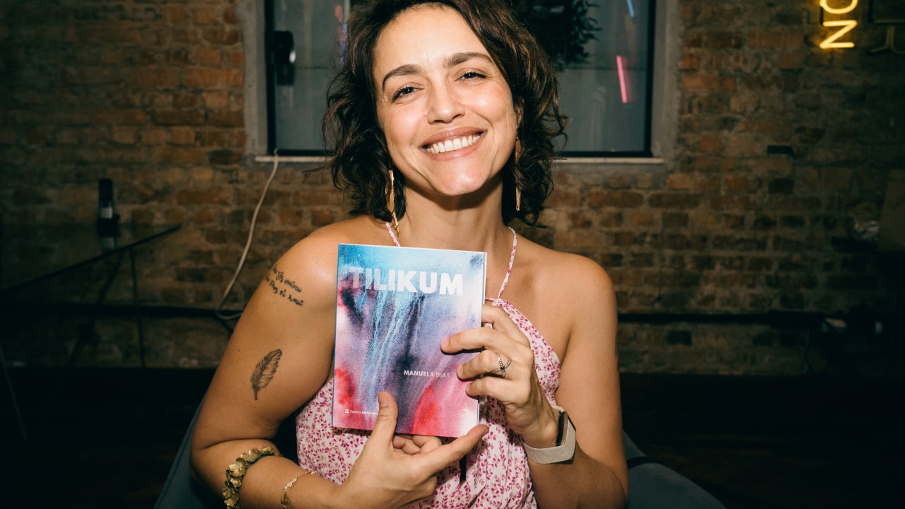 A autora Manuela Dias, indicada ao Emmy pela novela 'Amor de Mãe' e pela série 'Justiça', lança primeiro livro, 'Tilikum'
