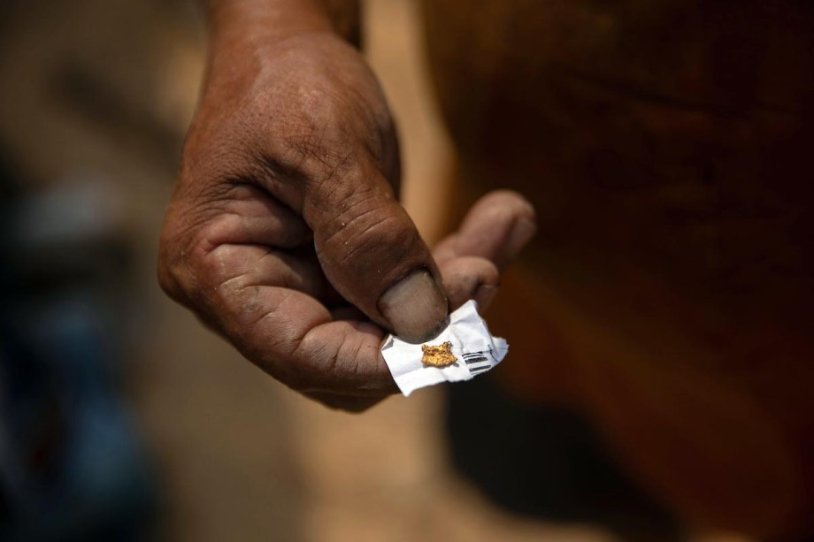 Atividade de garimpo, no município de Itaituba,`as margens do rio Tapajós, no estado do Pará.