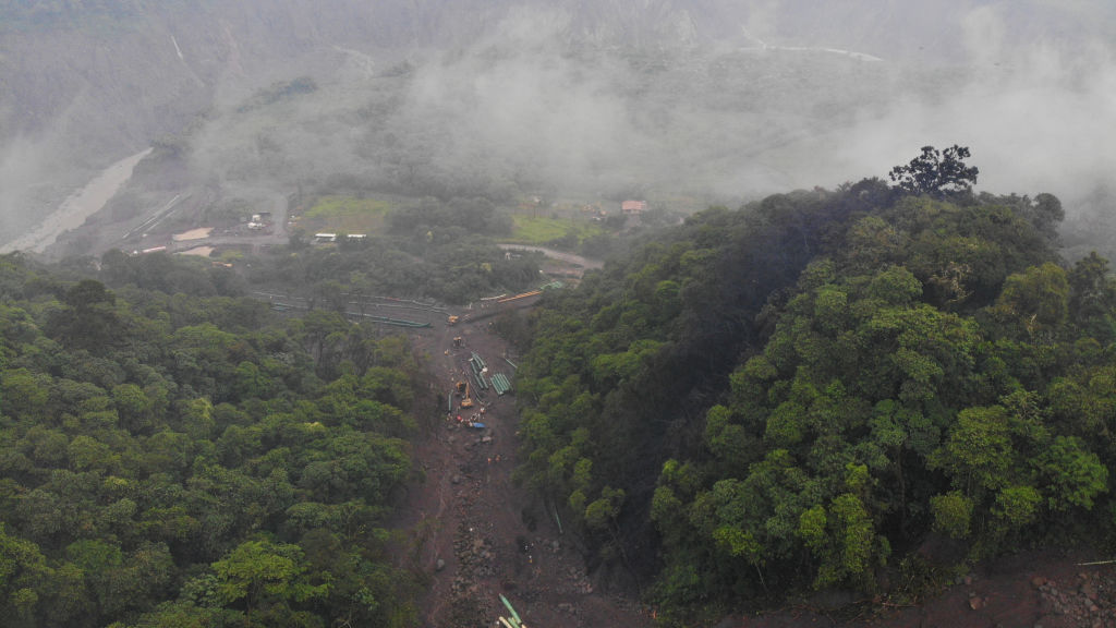 Visão aérea de região da floresta amazônica equatoriana afetava por um vazamento de petróleo em fevereiro de 2022 -