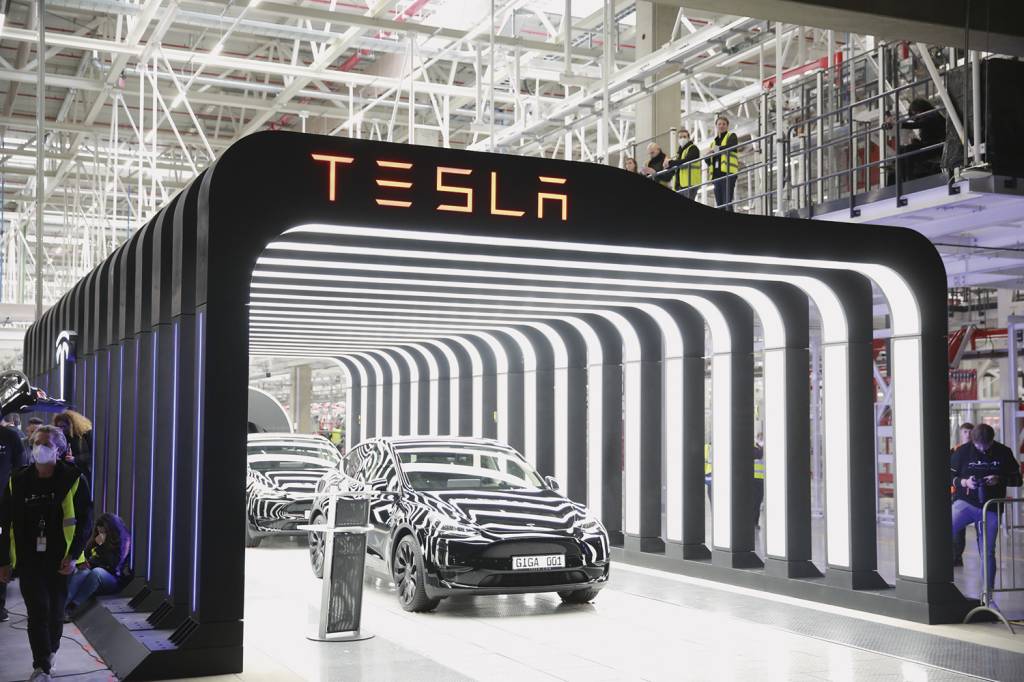DANO COLATERAL - Fábrica da Tesla: perda de valor pelo risco decorrente da compra do Twitter -