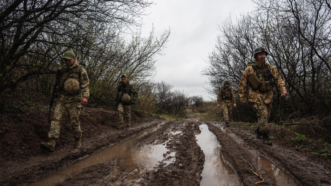 DONBAS, UKRAINE - APRIL 14: Ukrainian servicemen are seen along the frontline in Donbas, Ukraine on April 14, 2022. (Photo by Wolfgang Schwan/Anadolu Agency via Getty Images)