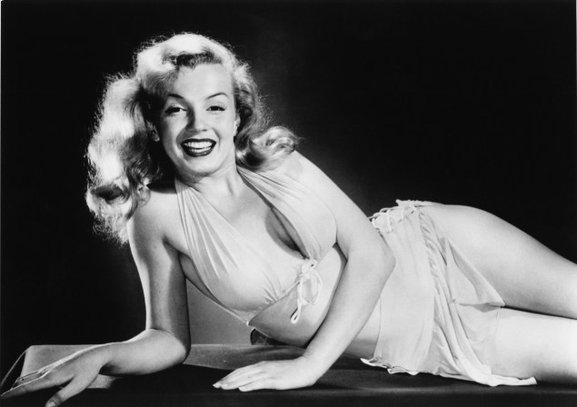A atriz durante um ensaio de fotos na década de 50 -