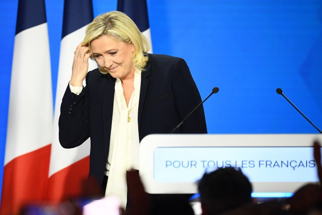 A candidata `a presidência Marine Le Pen, reconhece sua derrota no segundo turno das eleições da França, no Pavilhão d'Armenonville em Paris.