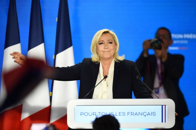 A candidata Marine Le Pen, anuncia e reconhece sua derrota no segundo turno das eleições da França, no Pavilhão d'Armenonville em Paris. 