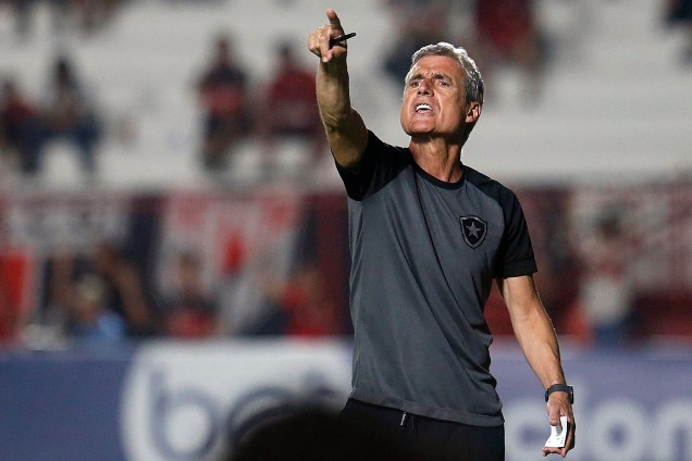 Técnico português Luis Castro do Botafogo, na temporada 2022.