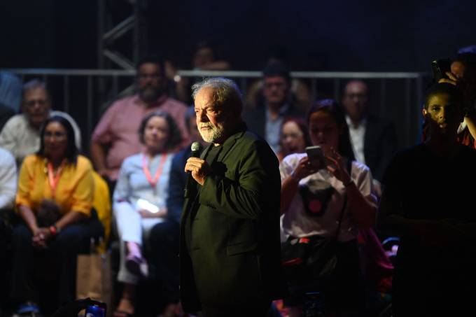 Brazilían former President (2003-2011) Luiz Inacio Lula da Silva speaks during the closing ceremony of Puebla Group meeting at the State University of Rio de Janeiro (UERJ), in Rio de Janeiro, Brazil, on March 30, 2022. (Photo by MAURO PIMENTEL / AFP)