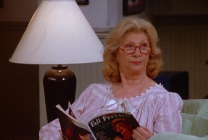 A atriz Liz Sheridan, que interpretou a mãe de Seinfeld, morreu aos 93 anos