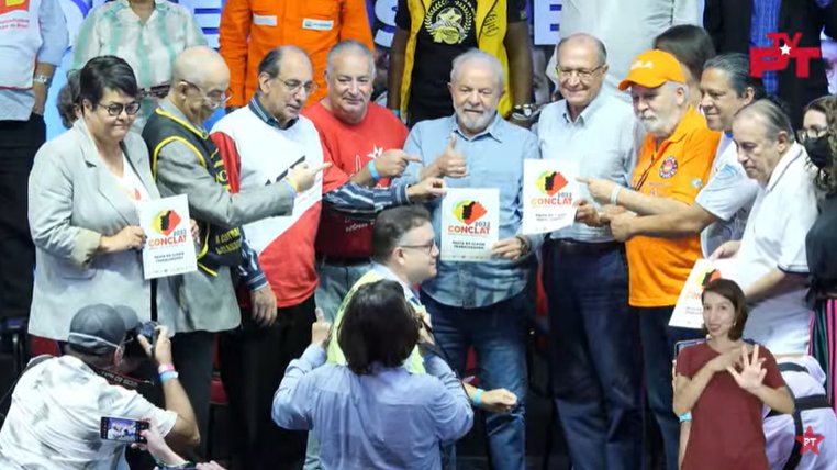 O ex-presidente Lula e o ex-governador Geraldo Alckmin, em encontro com centrais sindicais