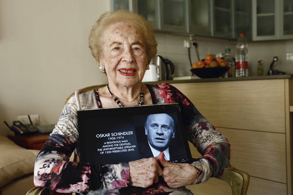 Mimi-Reinhardt-000_327X8AX.jpg HEROÍNA - Mimi Reinhardt: ela ajudou a salvar a vida de 1 200 judeus dos campos de concentração -